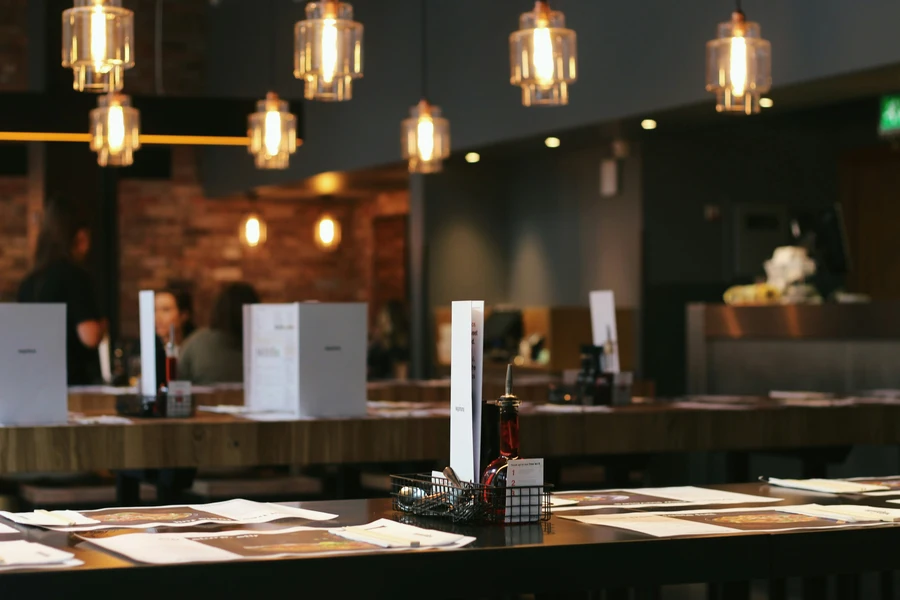 Restaurant service in a premium HORECA setting